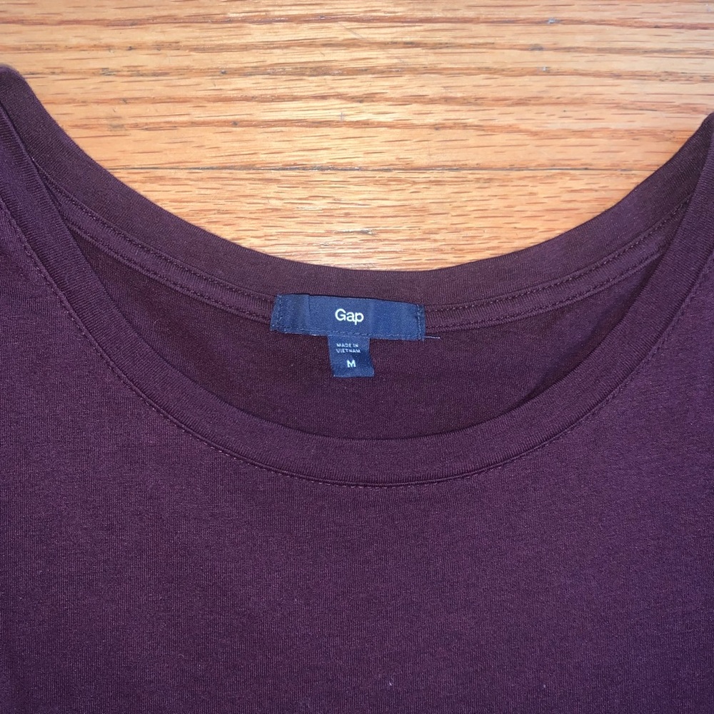 Maroon top - Picture 3 of 4